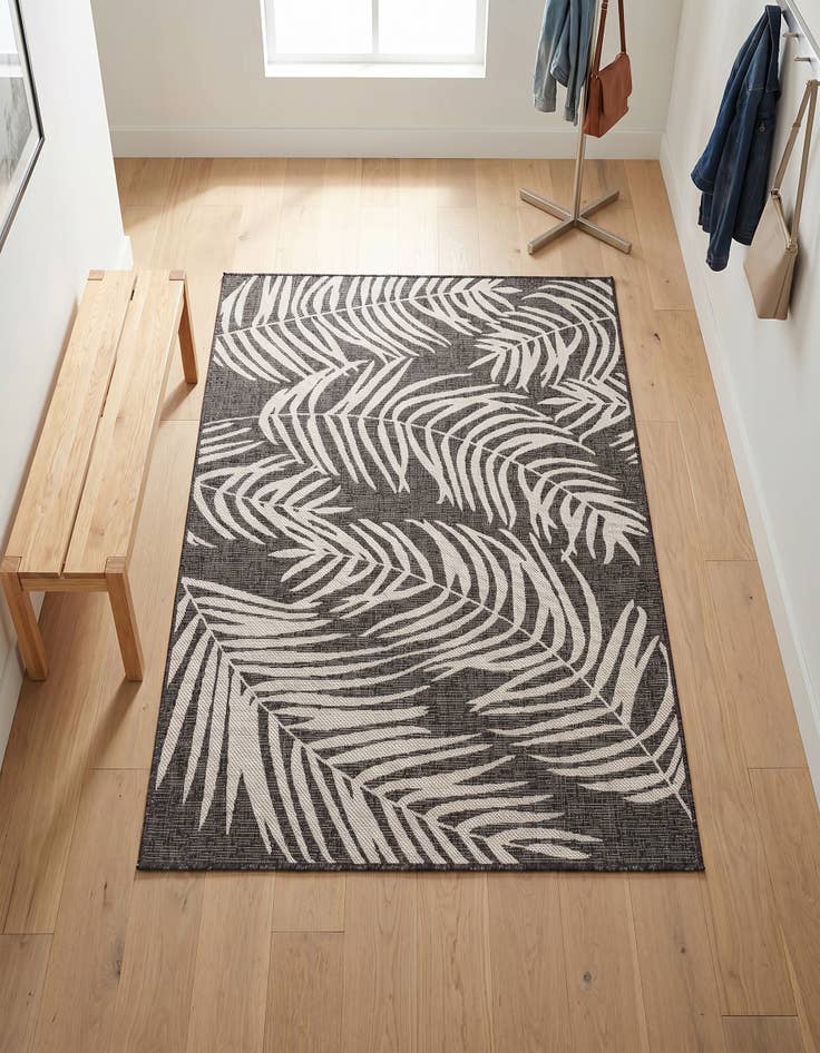 Detail image of 4' x 6' Easy-Clean Botanical Indoor / Outdoor Rug