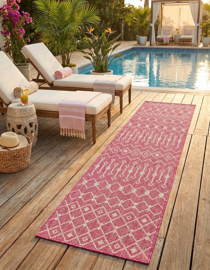 Detail image of 2' x 6' Easy-Clean Trellis Indoor / Outdoor Runner Rug