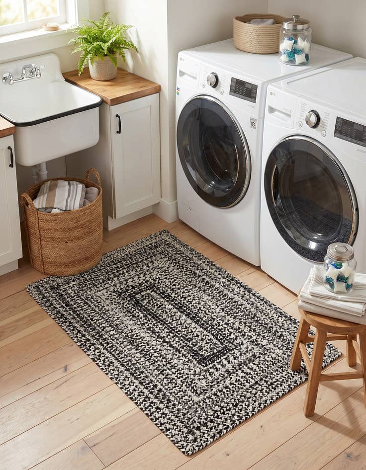 Detail image of 2' 2 x 3' 1 Easy-Clean Eco Verse Washable Indoor / Outdoor Rug