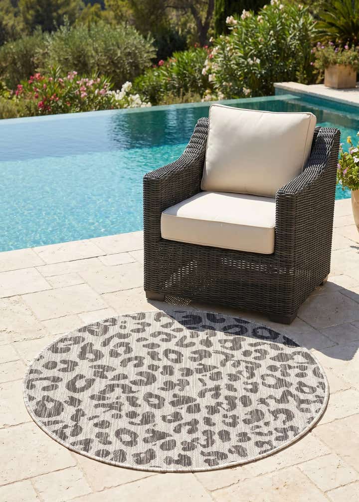 3' x 3' Easy-Clean Safari Indoor / Outdoor Round Rug