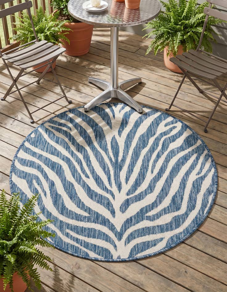 Detail image of 3' x 3' Easy-Clean Safari Indoor / Outdoor Round Rug