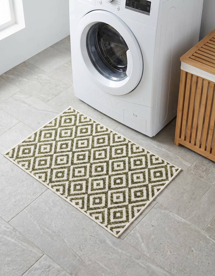 Detail image of 2' x 3' Easy-Clean Jill Zarin Costa Rica Indoor / Outdoor Rug