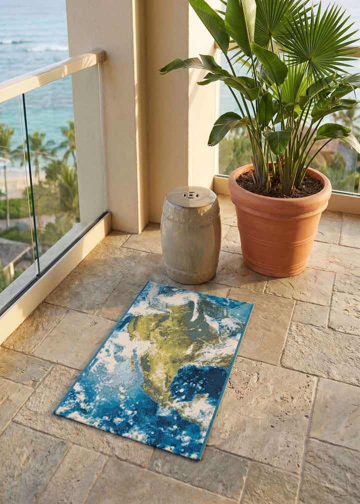 2' x 3' 1 Easy-Clean Modern Indoor / Outdoor Rug