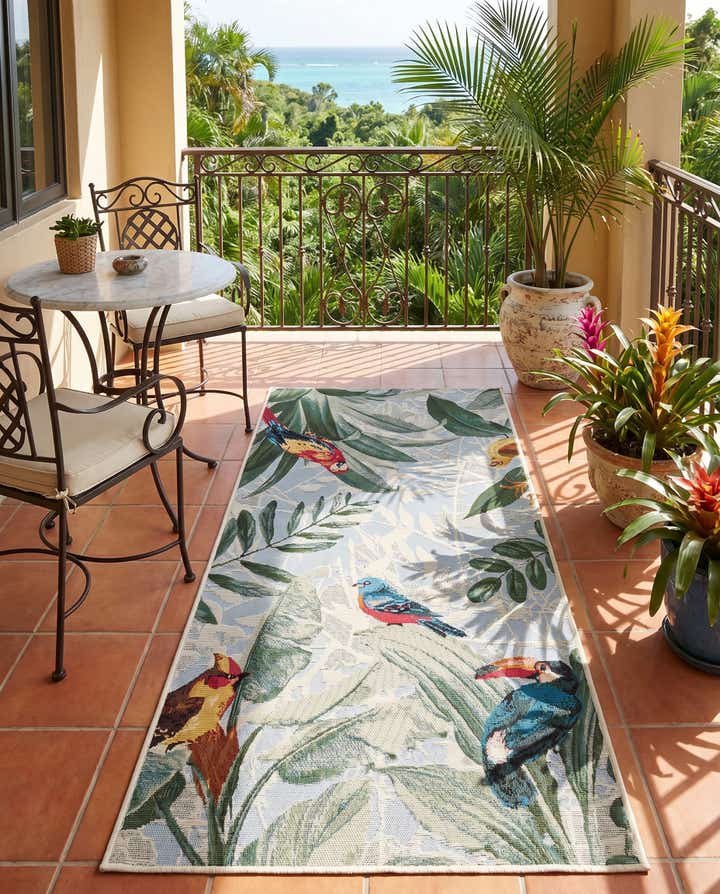 2' 7 x 5' 3 Easy-Clean Botanical Indoor / Outdoor Runner Rug