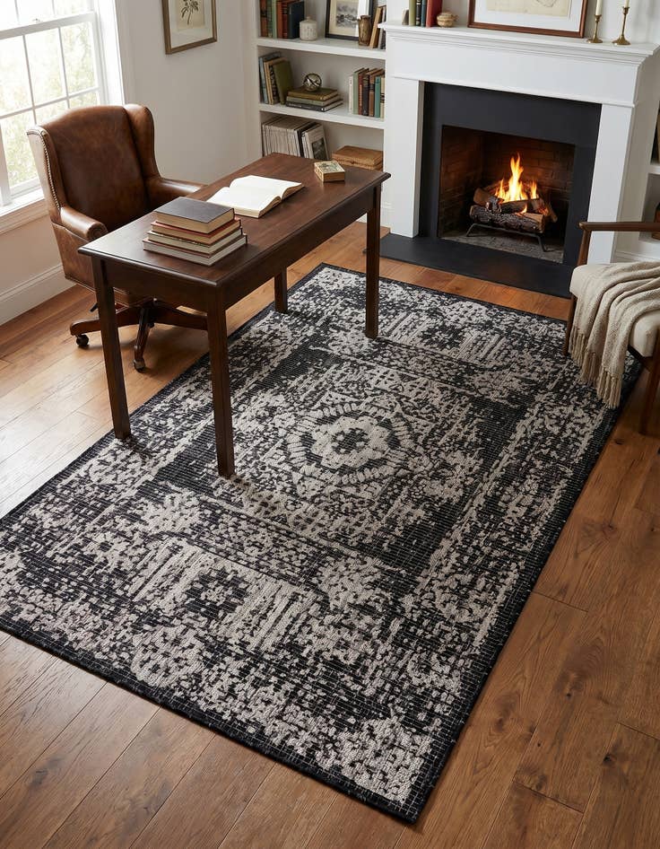 Detail image of 4' x 6' Easy-Clean Traditional Indoor / Outdoor Rug