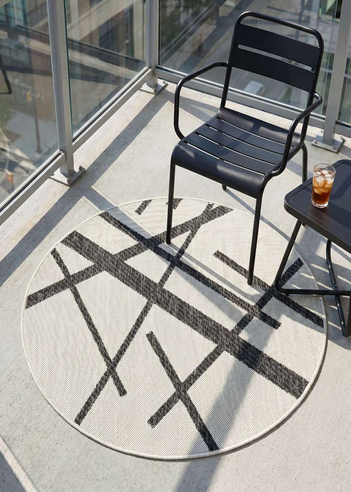 3' x 3' Easy-Clean Modern Indoor / Outdoor Round Rug