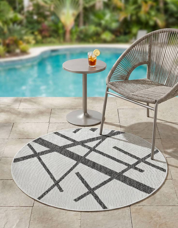 Detail image of 3' x 3' Easy-Clean Modern Indoor / Outdoor Round Rug