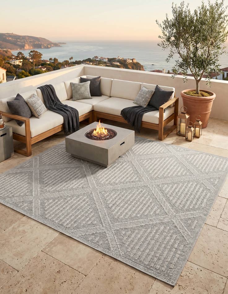Detail image of 7' 10 x 7' 10 Easy-Clean Trellis Indoor / Outdoor Square Rug