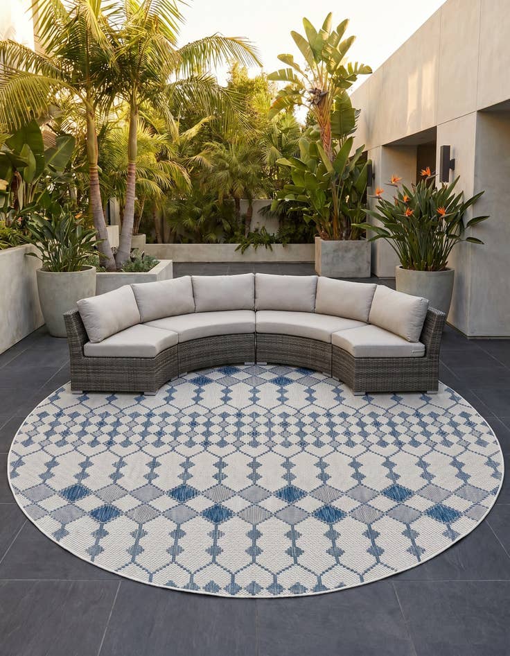 Detail image of 10' x 10' Easy-Clean Trellis Indoor / Outdoor Round Rug