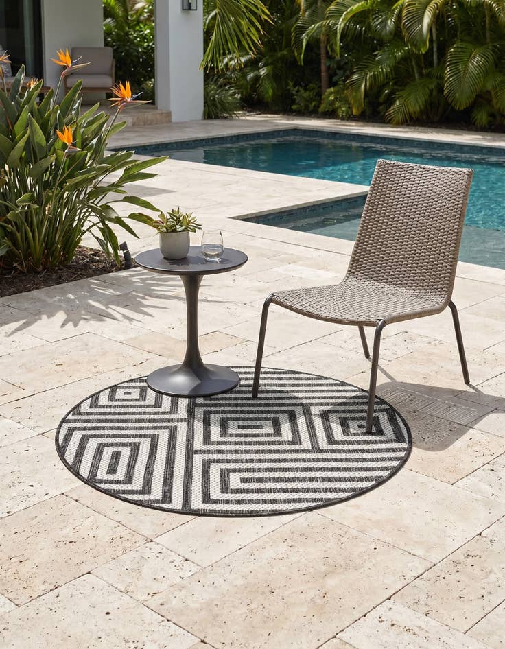 Detail image of 3' x 3' Easy-Clean Modern Indoor / Outdoor Round Rug