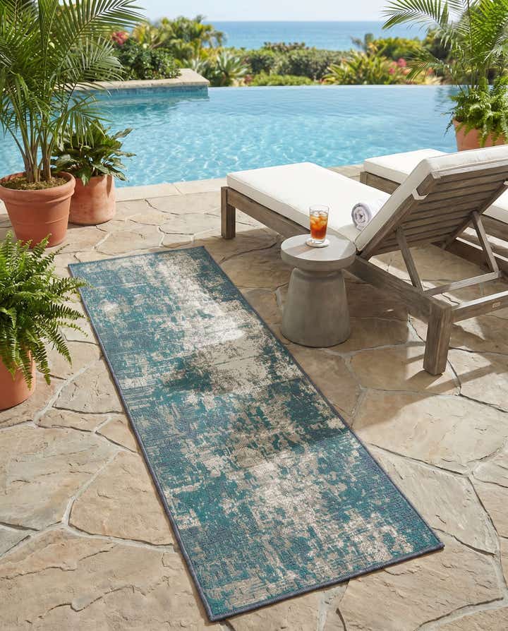 2' x 6' Easy-Clean Coastal Indoor / Outdoor Runner Rug