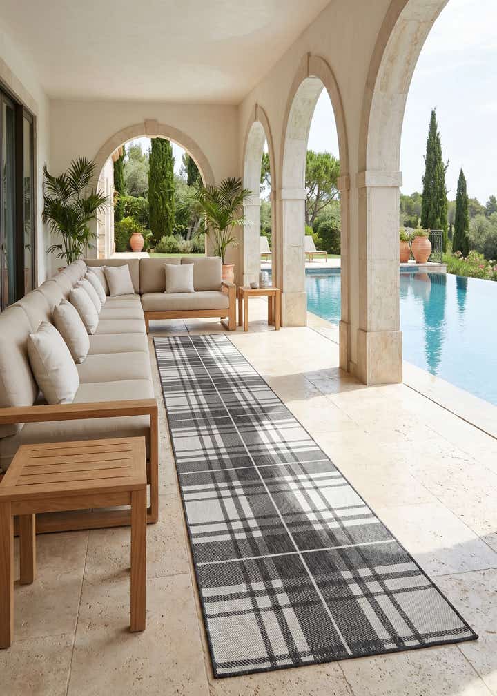 2' 7 x 12' Easy-Clean Checkered Indoor / Outdoor Runner Rug