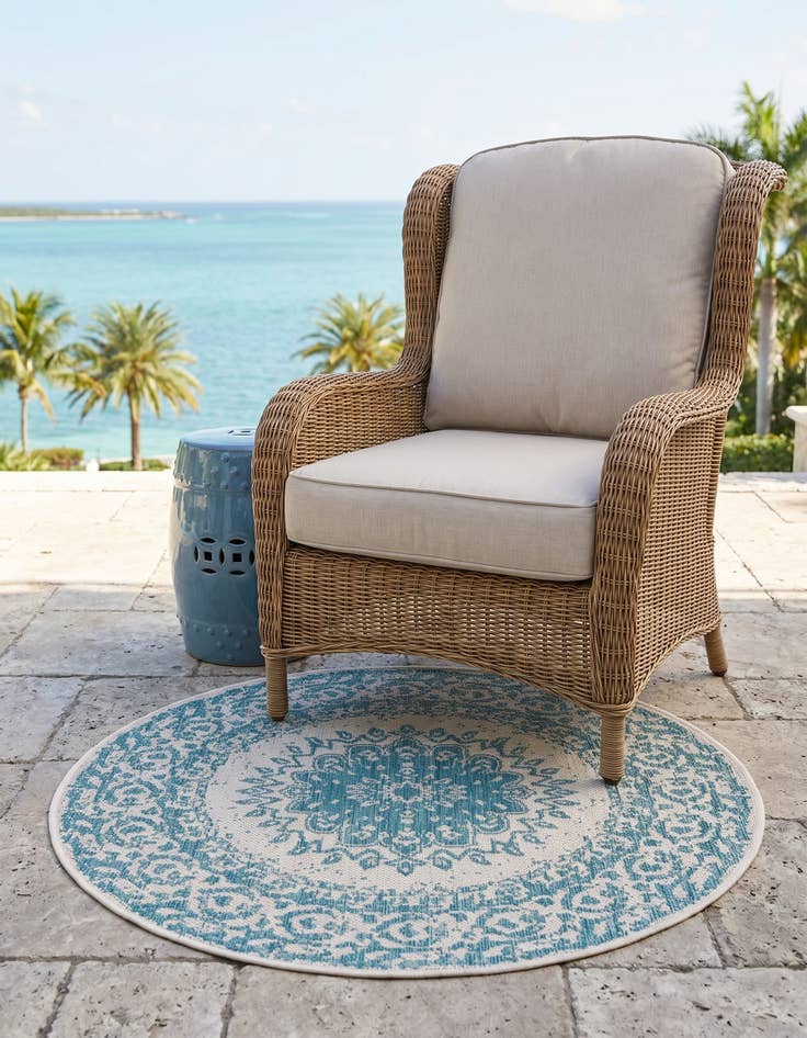 Detail image of 3' x 3' Easy-Clean Traditional Indoor / Outdoor Round Rug