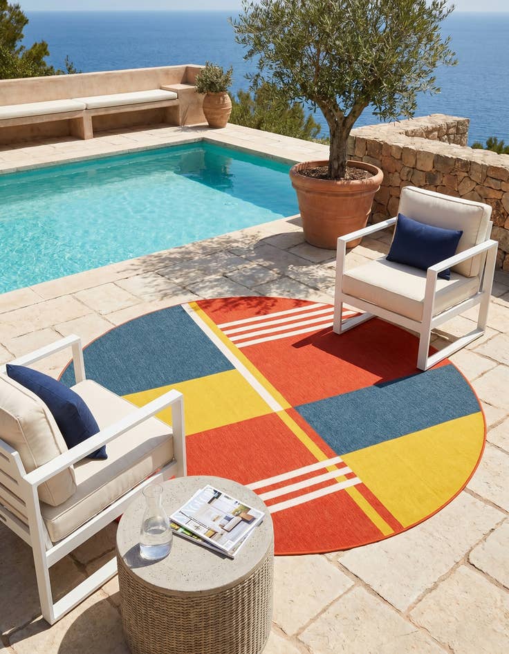 Detail image of 7' 10 x 7' 10 Easy-Clean Modern Indoor / Outdoor Round Rug