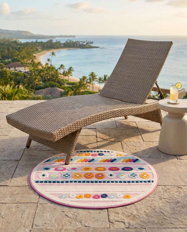 3' 3 x 3' 3 Easy-Clean Aruba Indoor / Outdoor Round Rug