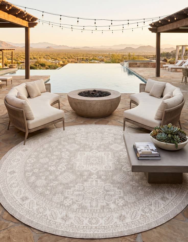 Detail image of 10' x 10' Easy-Clean Aztec Indoor / Outdoor Round Rug