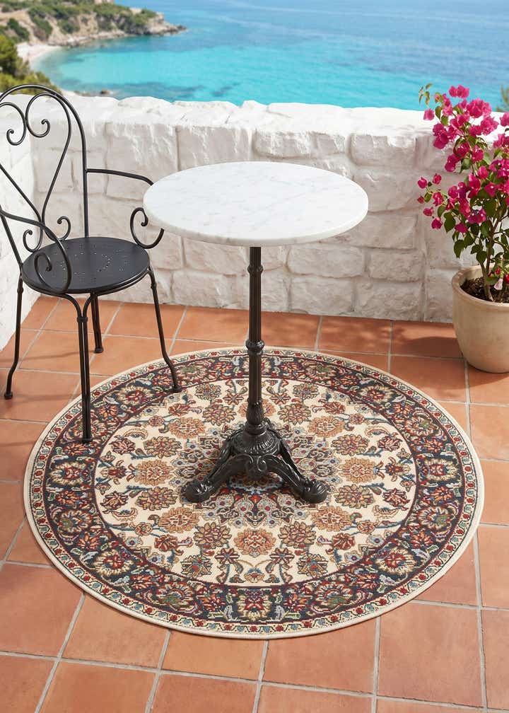 3' 3 x 3' 3 Easy-Clean Traditional Indoor / Outdoor Round Rug