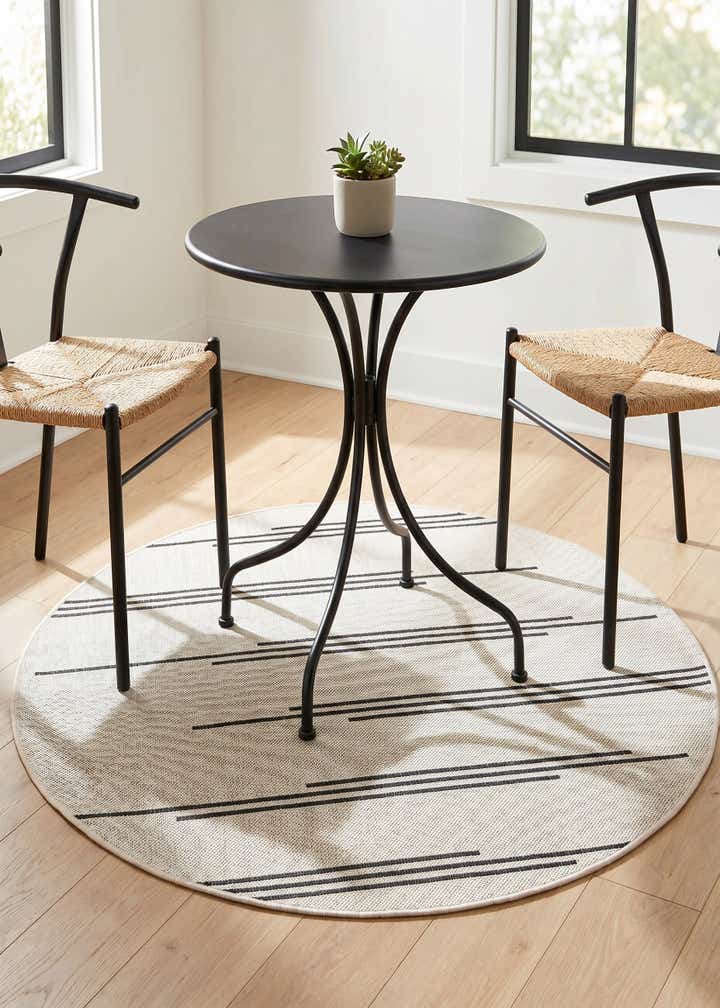 4' x 4' Easy-Clean Modern Indoor / Outdoor Round Rug