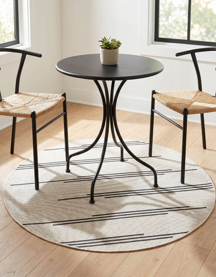 Detail image of 4' x 4' Easy-Clean Modern Indoor / Outdoor Round Rug