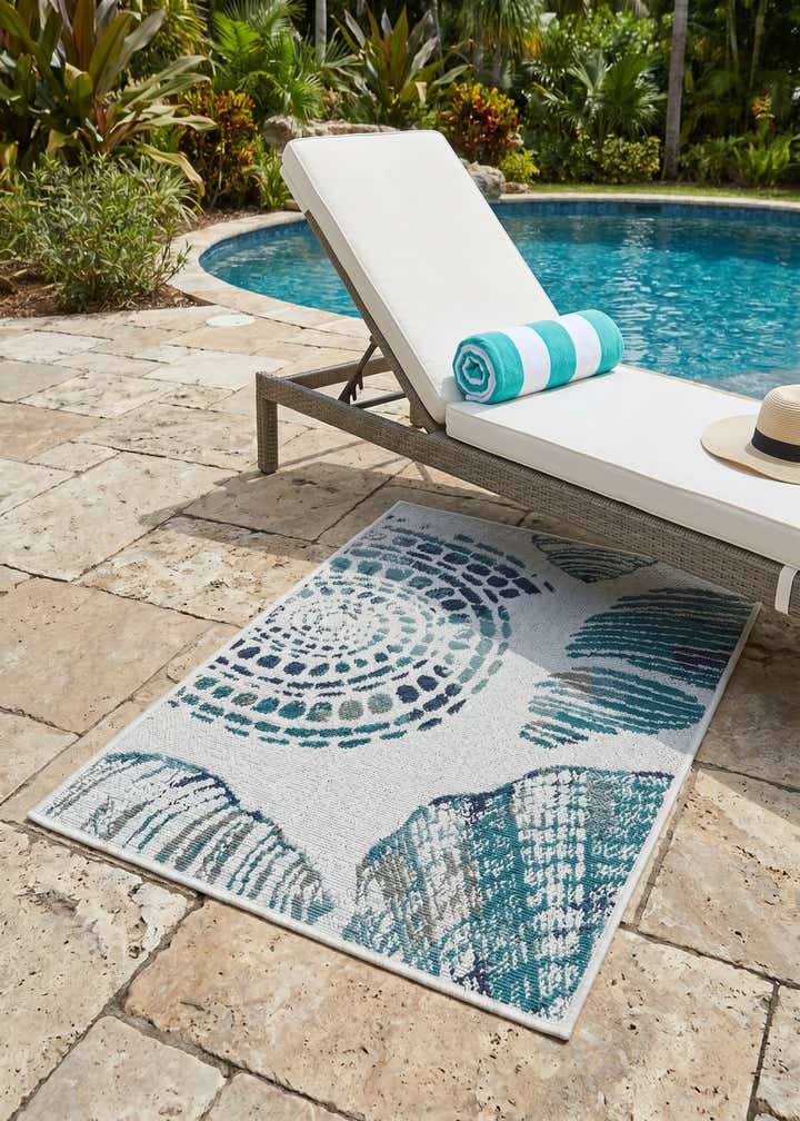 2' x 3' Easy-Clean Coastal Indoor / Outdoor Rug
