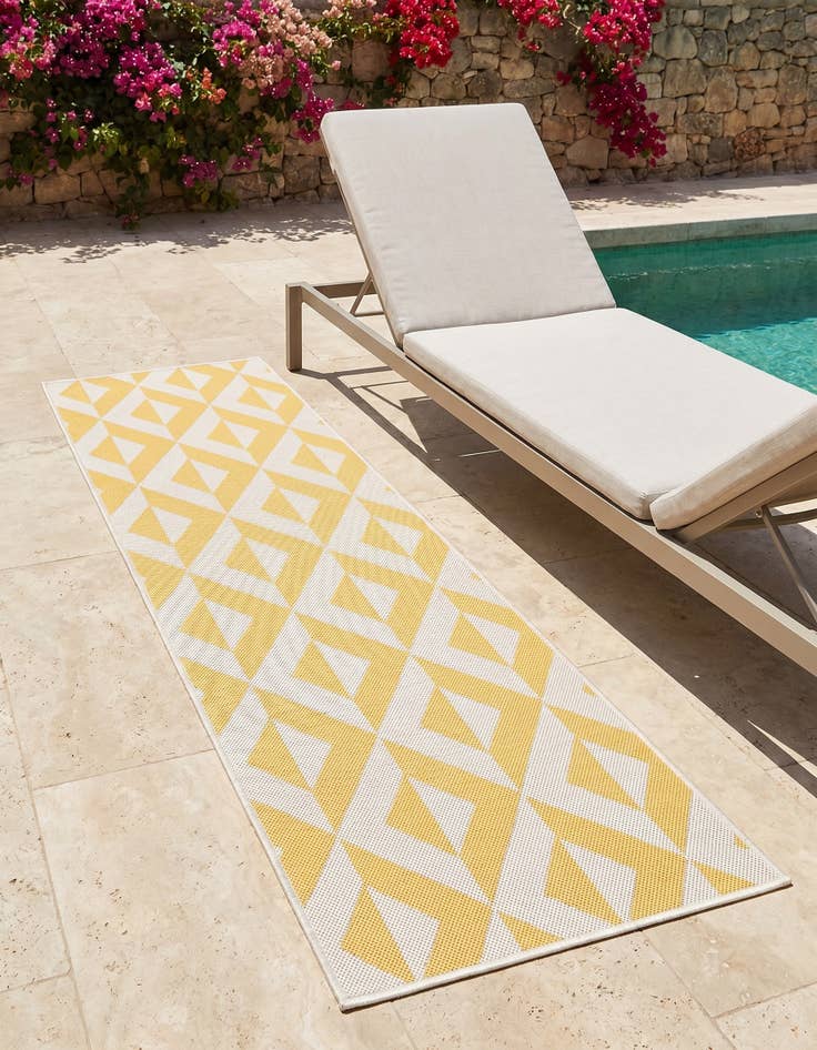 Detail image of 2' x 6' Easy-Clean Jill Zarin Napa Indoor / Outdoor Runner Rug