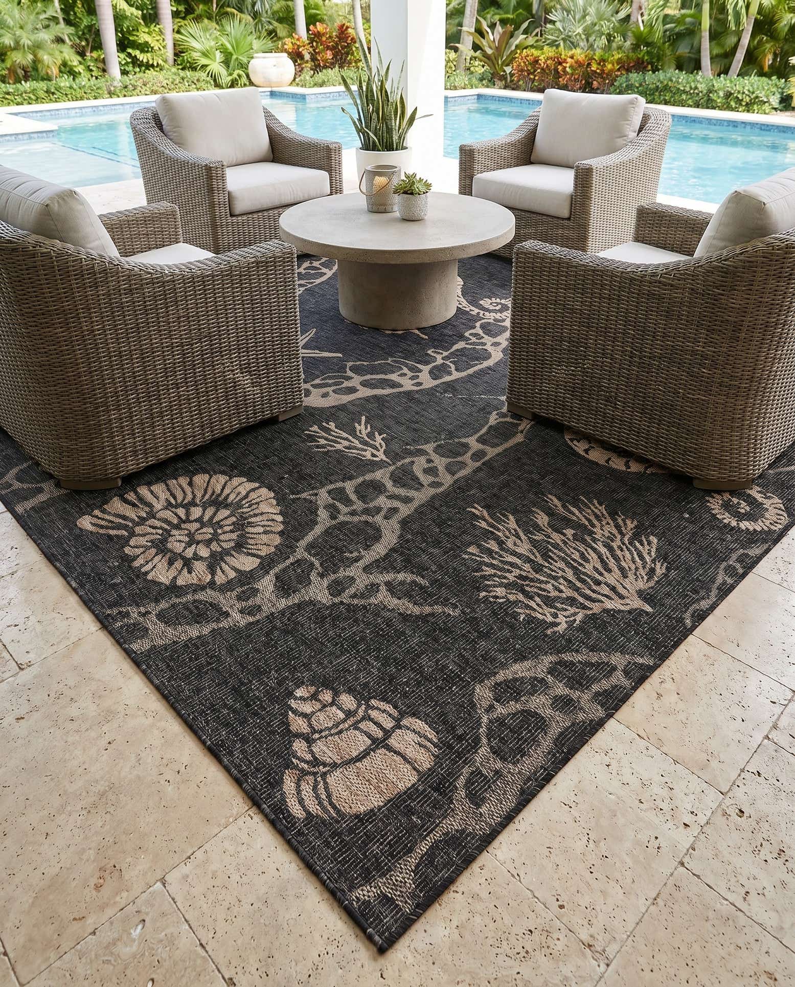 7' 10 x 7' 10 Easy-Clean Coastal Indoor / Outdoor Square Rug