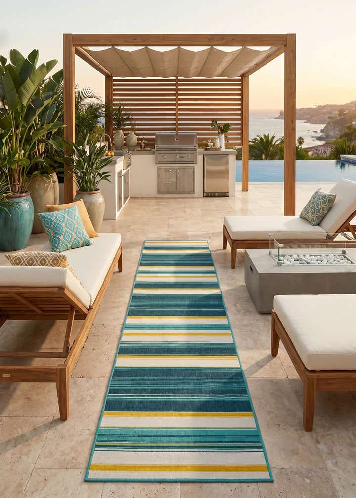 2' 7 x 12' Easy-Clean Border Indoor / Outdoor Runner Rug