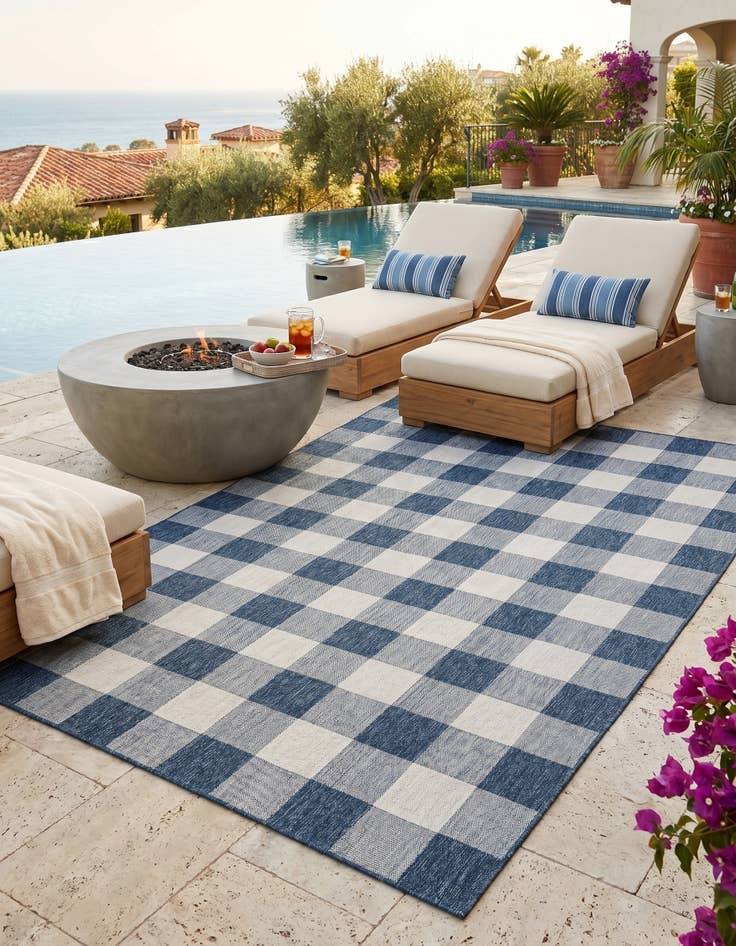 Detail image of 9' x 12' Easy-Clean Checkered Indoor / Outdoor Rug