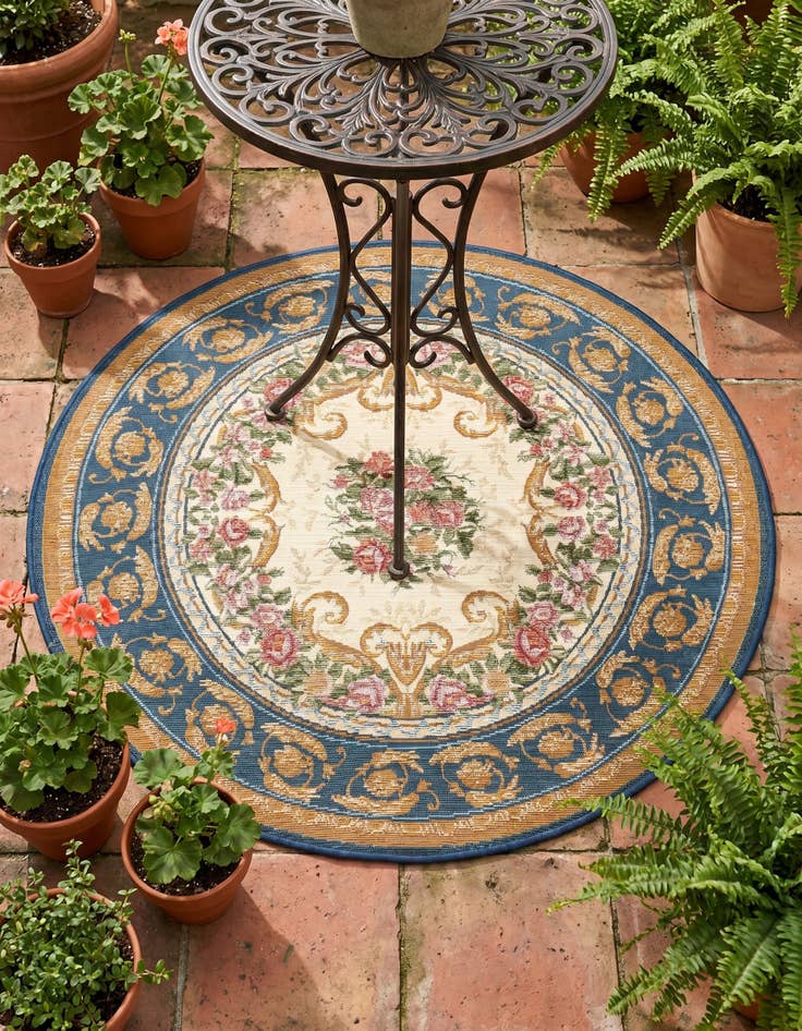Detail image of 3' x 3' Easy-Clean Traditional Indoor / Outdoor Round Rug