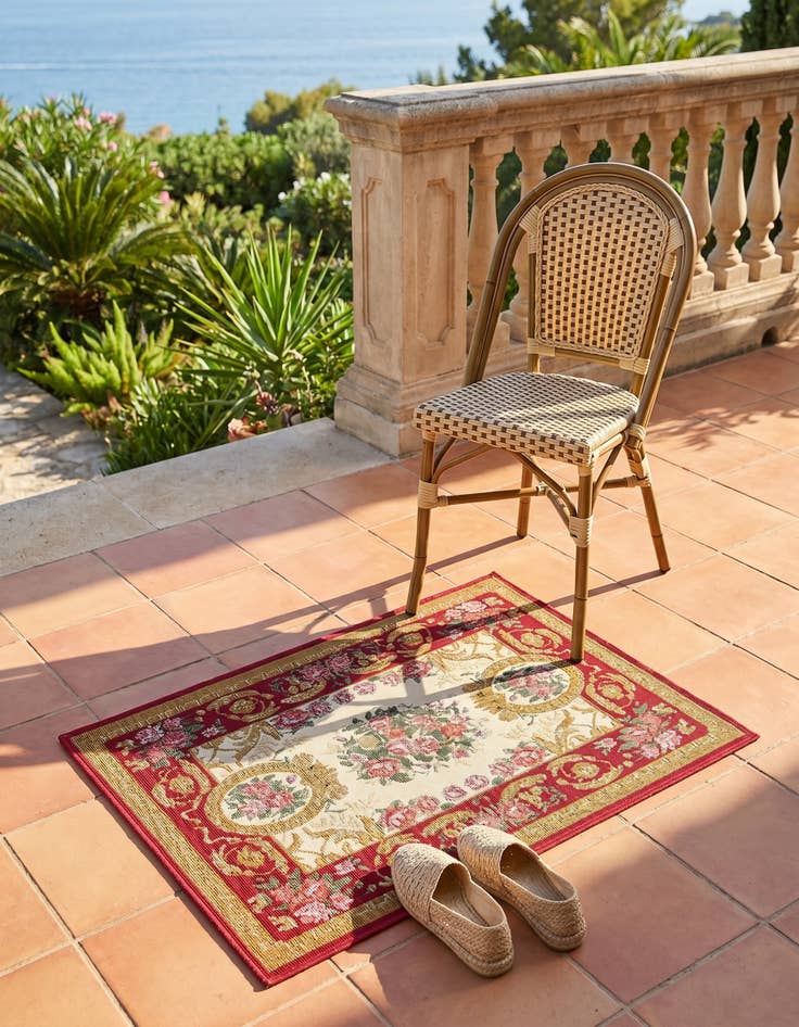 Detail image of 2' x 3' Easy-Clean Traditional Indoor / Outdoor Rug