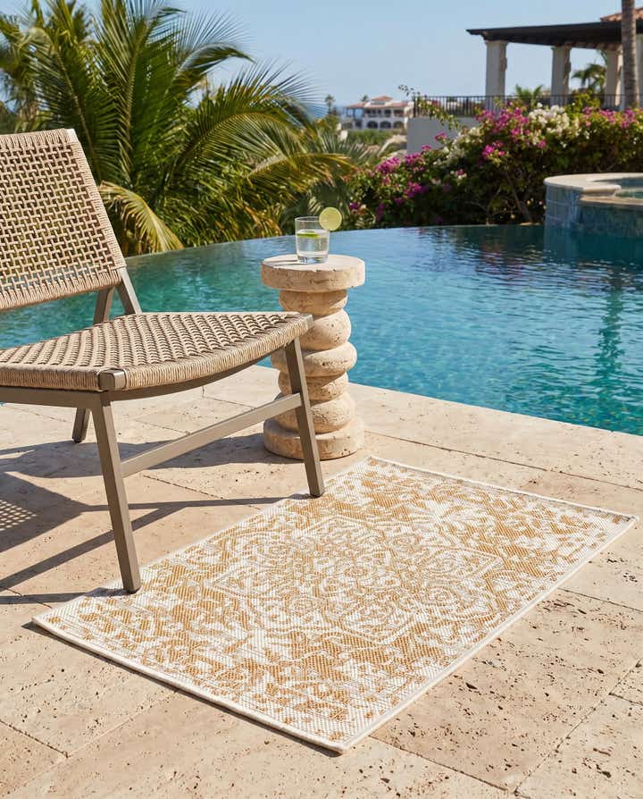 2' x 3' Easy-Clean Jill Zarin Dubai Indoor / Outdoor Rug