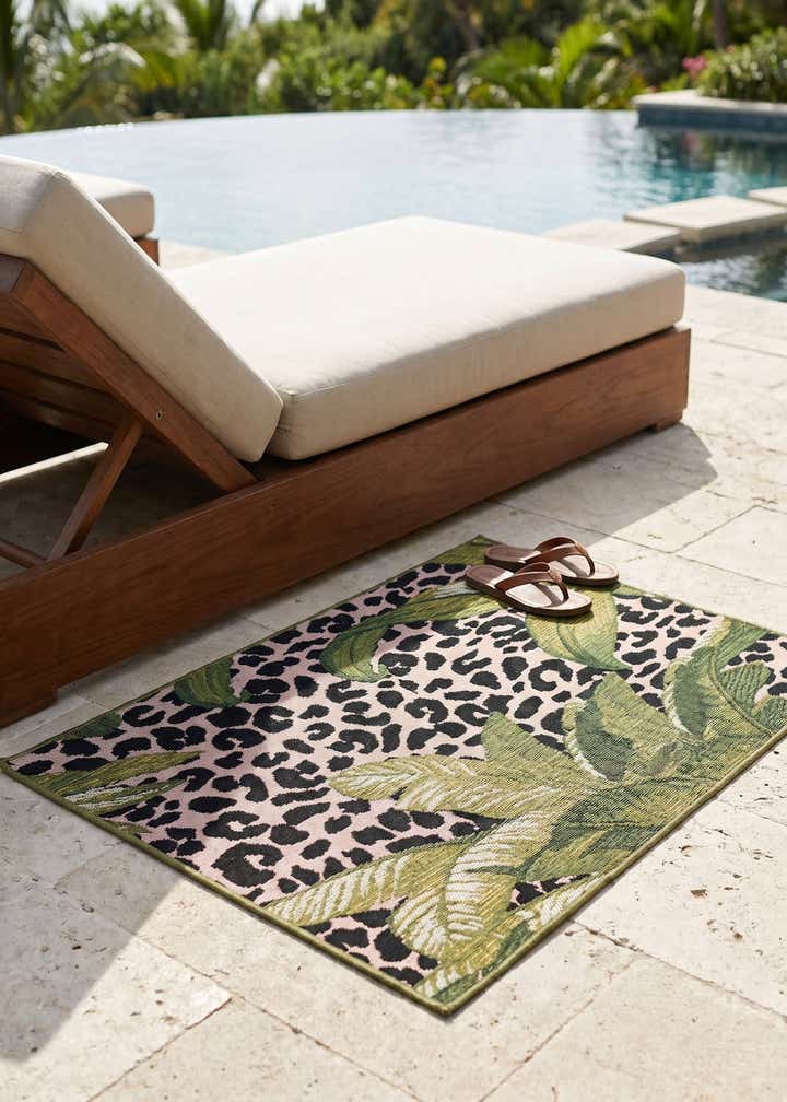 2' x 3' Easy-Clean Botanical Indoor / Outdoor Rug