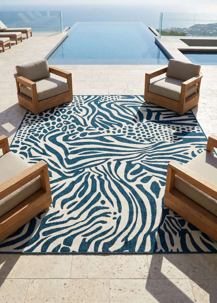 7' 10 x 7' 10 Easy-Clean Safari Indoor / Outdoor Square Rug