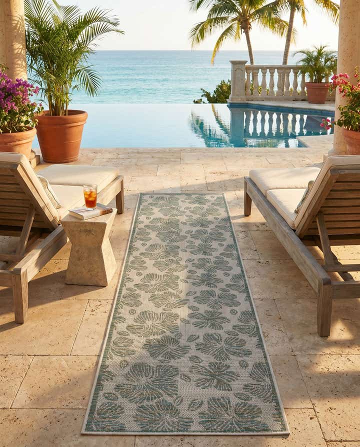 2' 7 x 10' Easy-Clean Baja Indoor / Outdoor Runner Rug