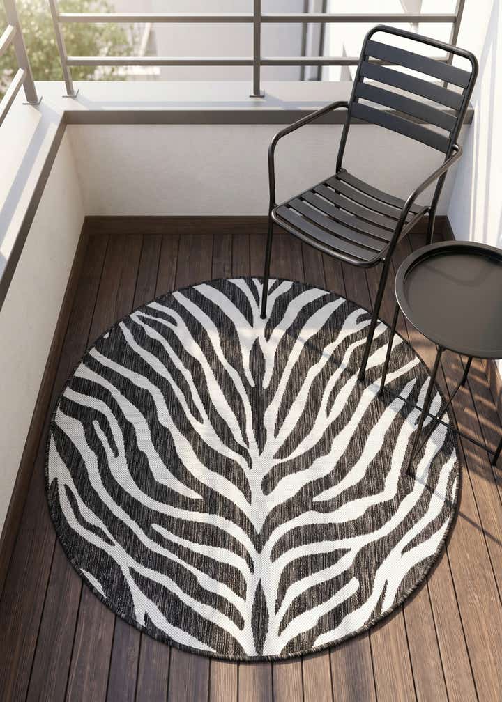 4' x 4' Easy-Clean Safari Indoor / Outdoor Round Rug