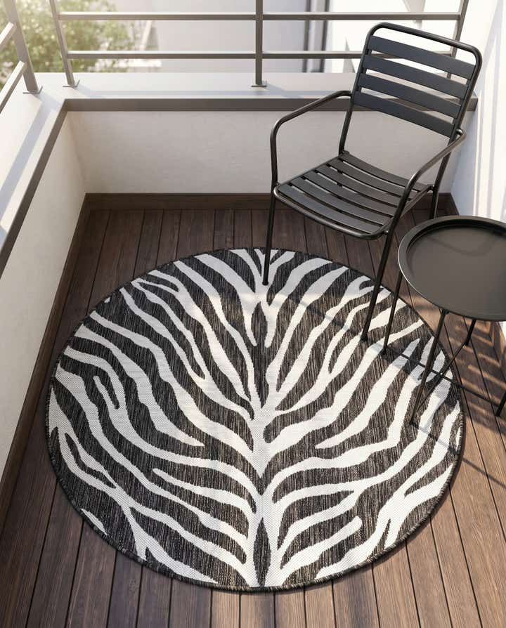 4' x 4' Easy-Clean Safari Indoor / Outdoor Round Rug
