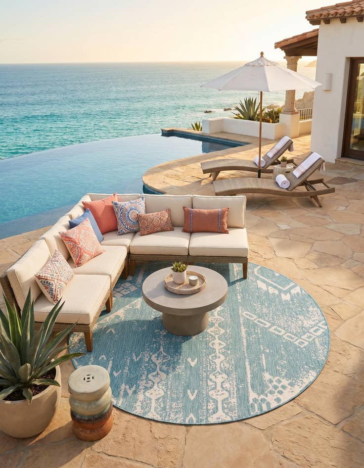 Detail image of 6' x 6' Easy-Clean Bohemian Indoor / Outdoor Round Rug