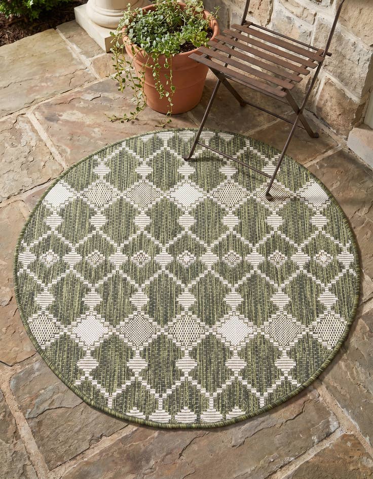 Detail image of 3' x 3' Easy-Clean Trellis Indoor / Outdoor Round Rug