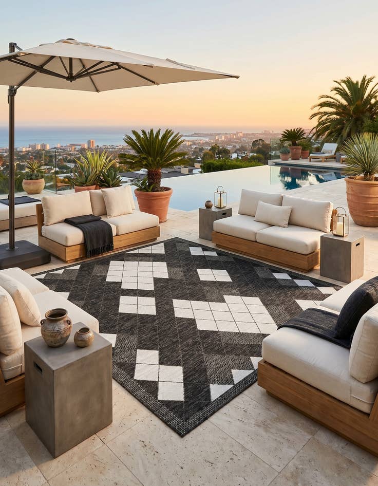 Detail image of 7' 10 x 7' 10 Easy-Clean Modern Indoor / Outdoor Square Rug