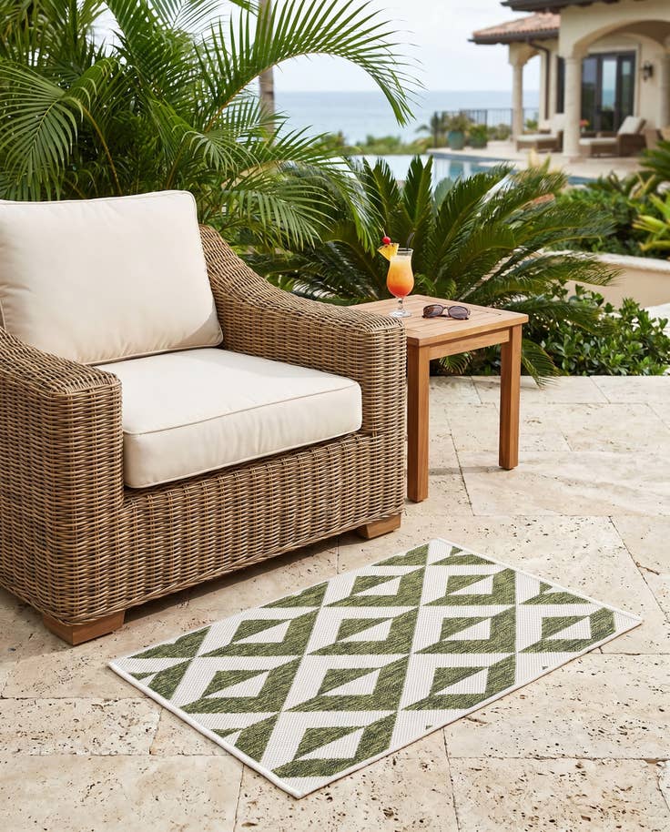 Detail image of 2' x 3' Easy-Clean Jill Zarin Napa Indoor / Outdoor Rug