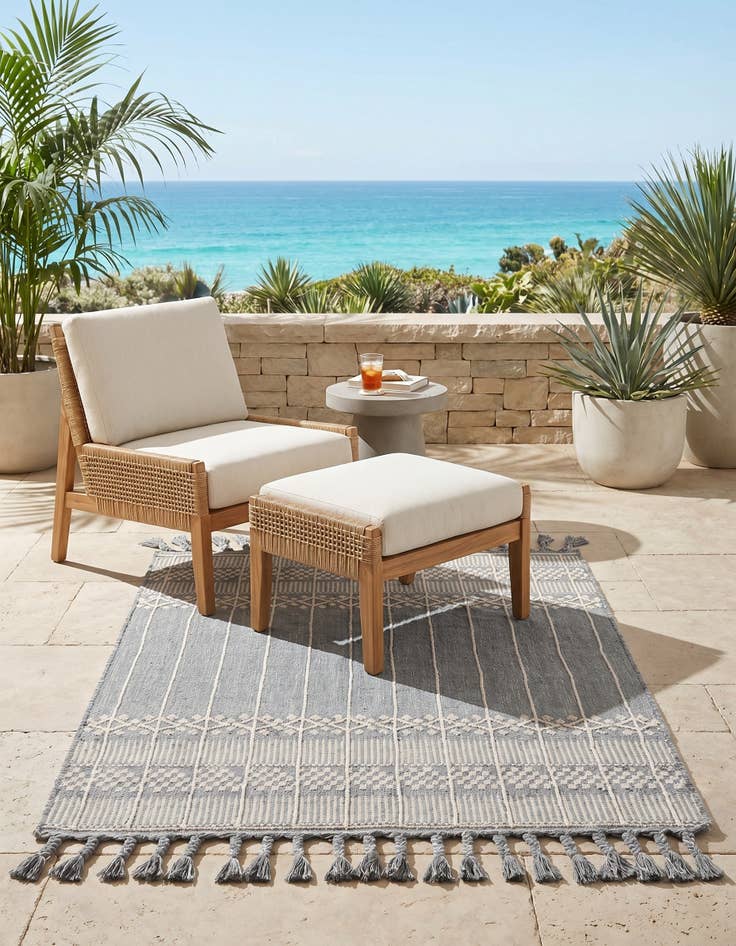 Detail image of 4' 1 x 6' 1 Easy-Clean Eco Bohemian Indoor / Outdoor Rug
