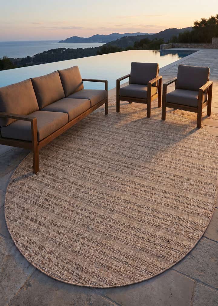 7' 10 x 10' Easy-Clean Striped Indoor / Outdoor Oval Rug