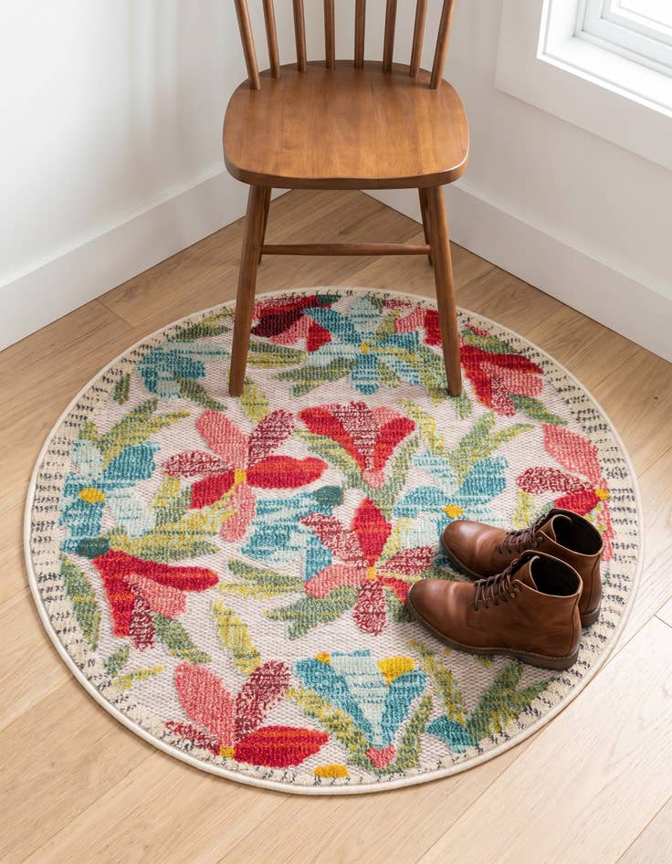 Detail image of 3' x 3' Easy-Clean Casablanca Indoor / Outdoor Round Rug