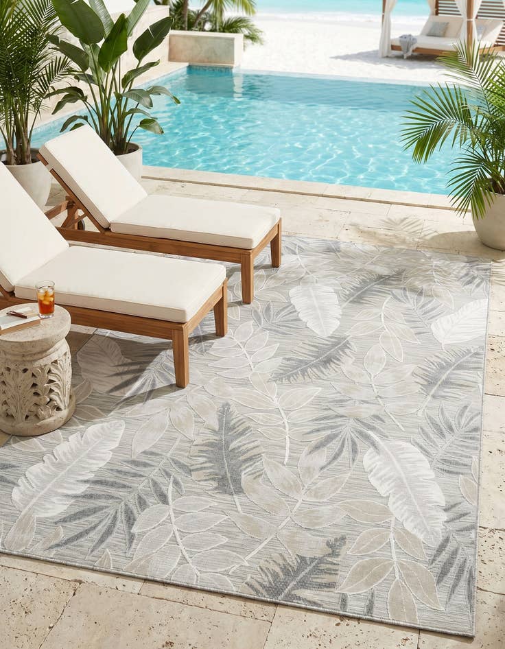 Detail image of 6' 4 x 9' Easy-Clean Botanical Indoor / Outdoor Rug