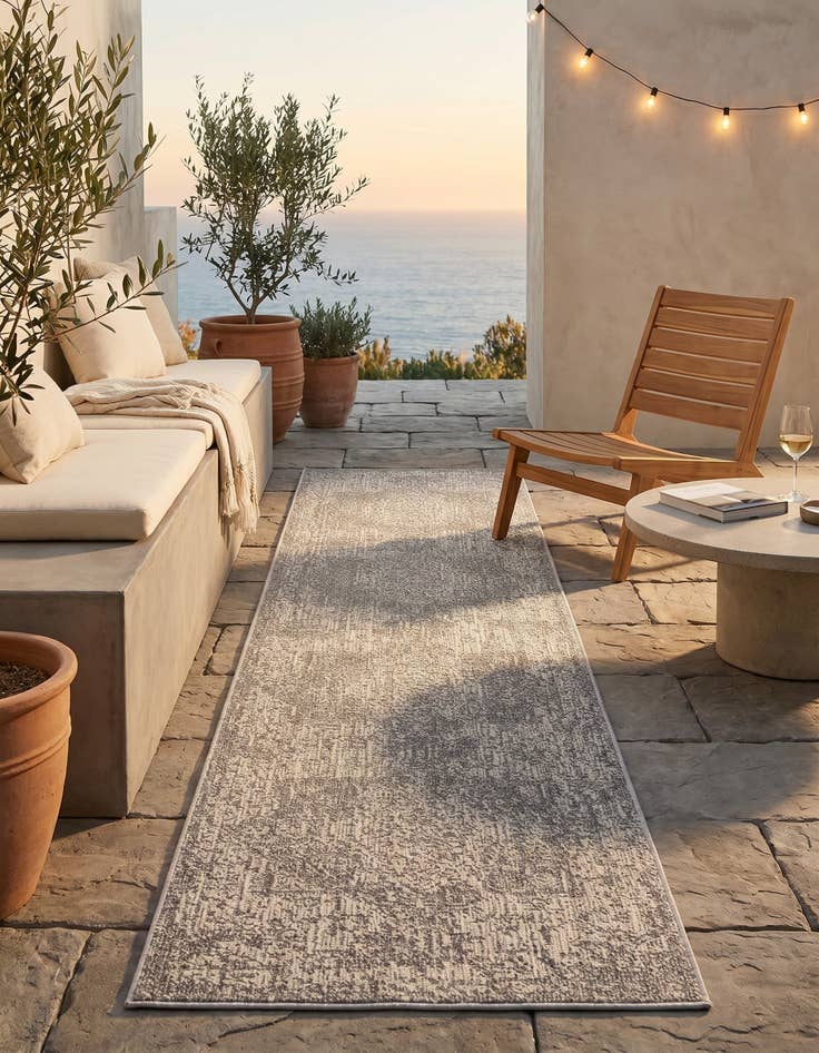 Detail image of 2' 7 x 12' Easy-Clean Traditional Indoor / Outdoor Runner Rug