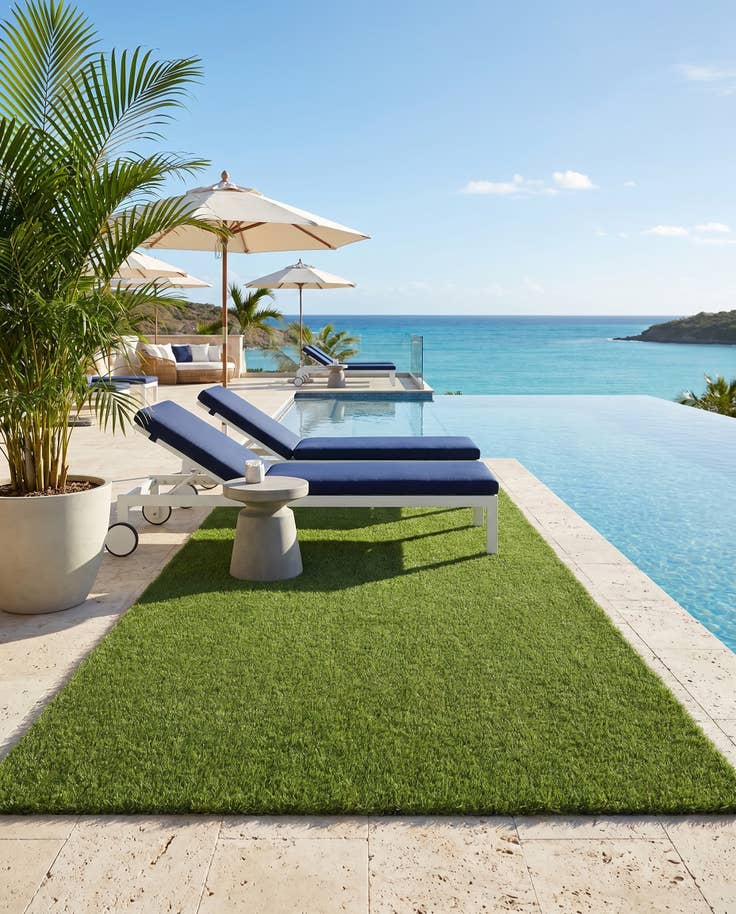 Detail image of 5' x 8' Easy-Clean Grass Indoor / Outdoor Rug