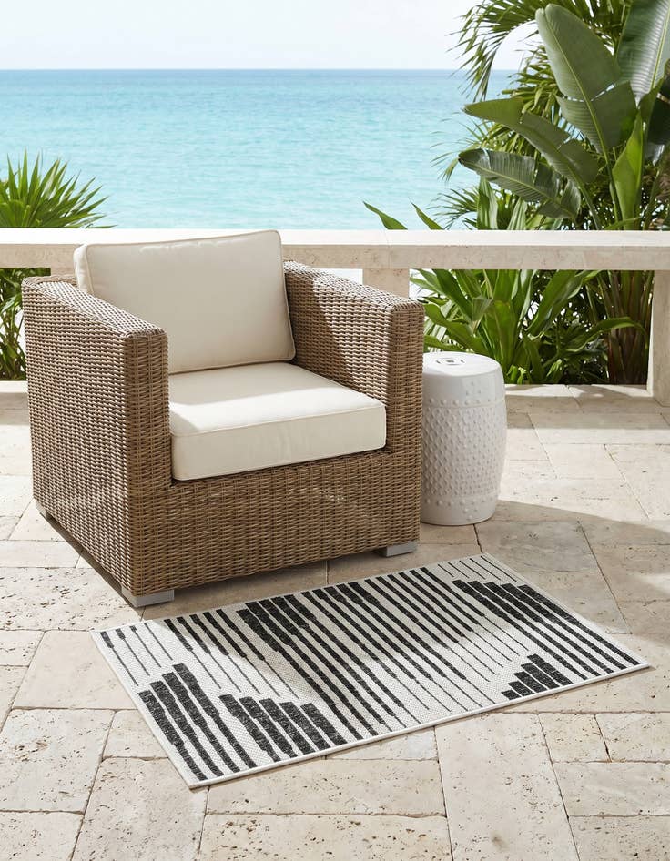 Detail image of 2' x 3' Easy-Clean Modern Indoor / Outdoor Rug
