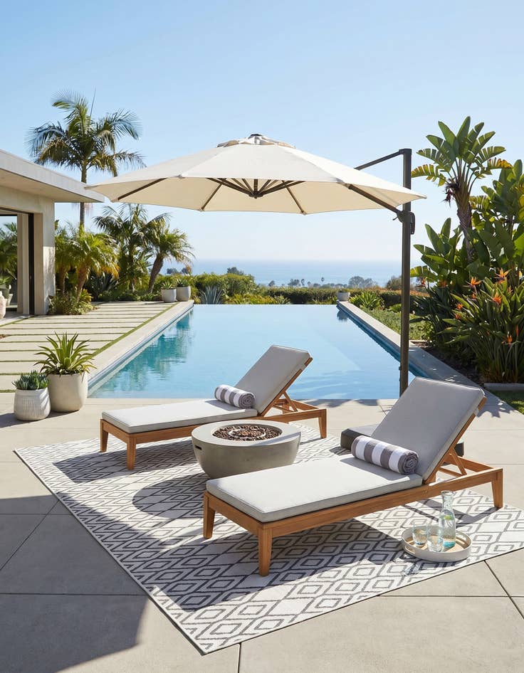 Detail image of 9' x 12' Easy-Clean Jill Zarin Turks and Caicos Indoor / Outdoor Rug