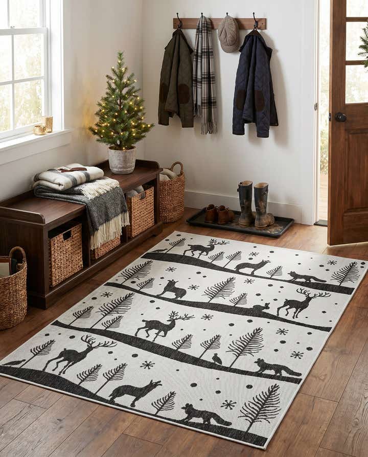 5' 3 x 7' Easy-Clean Holiday Indoor / Outdoor Rug