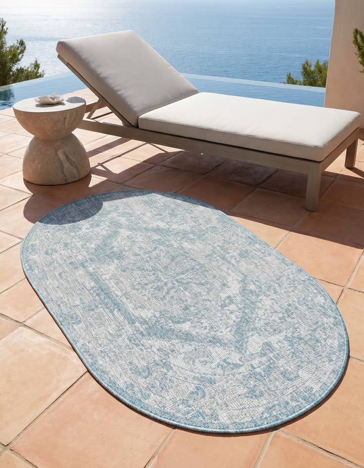 Detail image of 3' x 5' 3 Easy-Clean Traditional Indoor / Outdoor Oval Rug